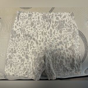 Lululemon align shorts 6 inch